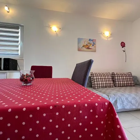 Apartmani Roje Sveti Filip I Jakov Exterior photo