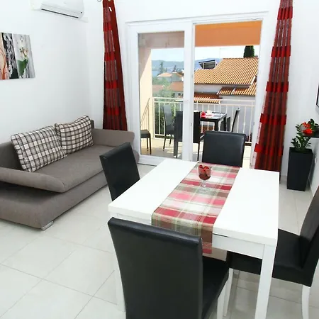 Apartmani Roje Sveti Filip I Jakov Exterior photo